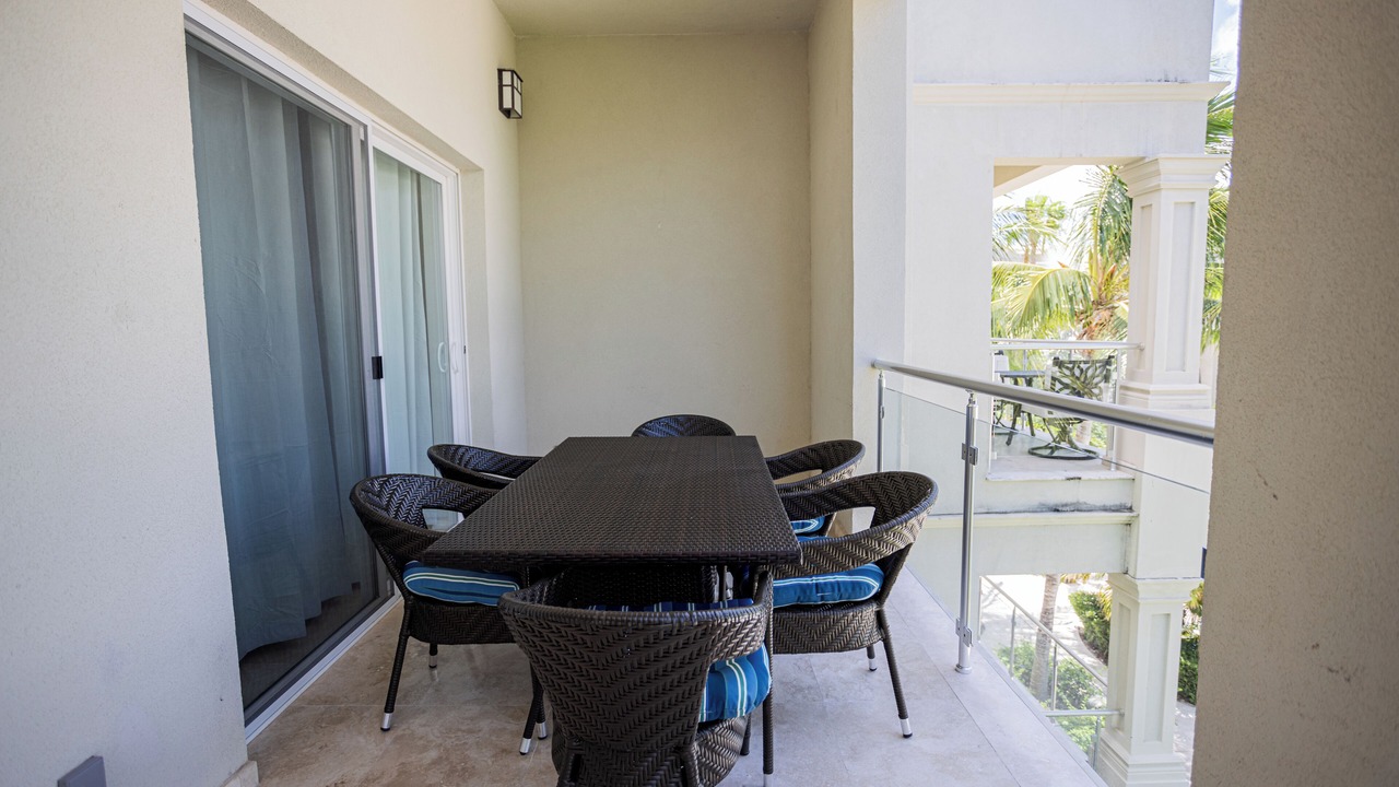 Photo of Patio Balcony in Leeward Settlement