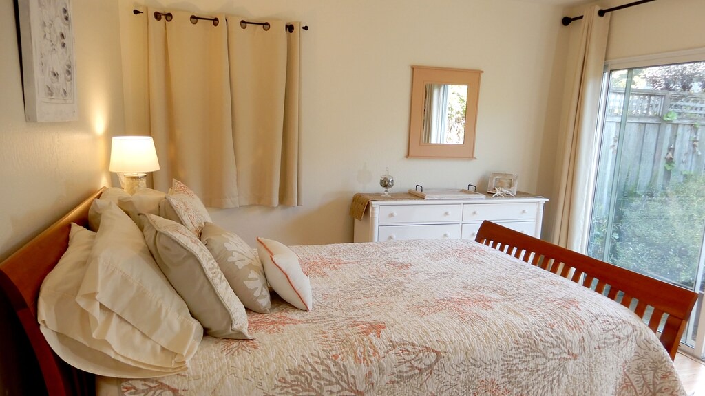 Photo of Bedroom in Opal Cliffs