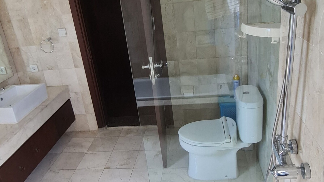 Photo of Bathroom in Mumbul
