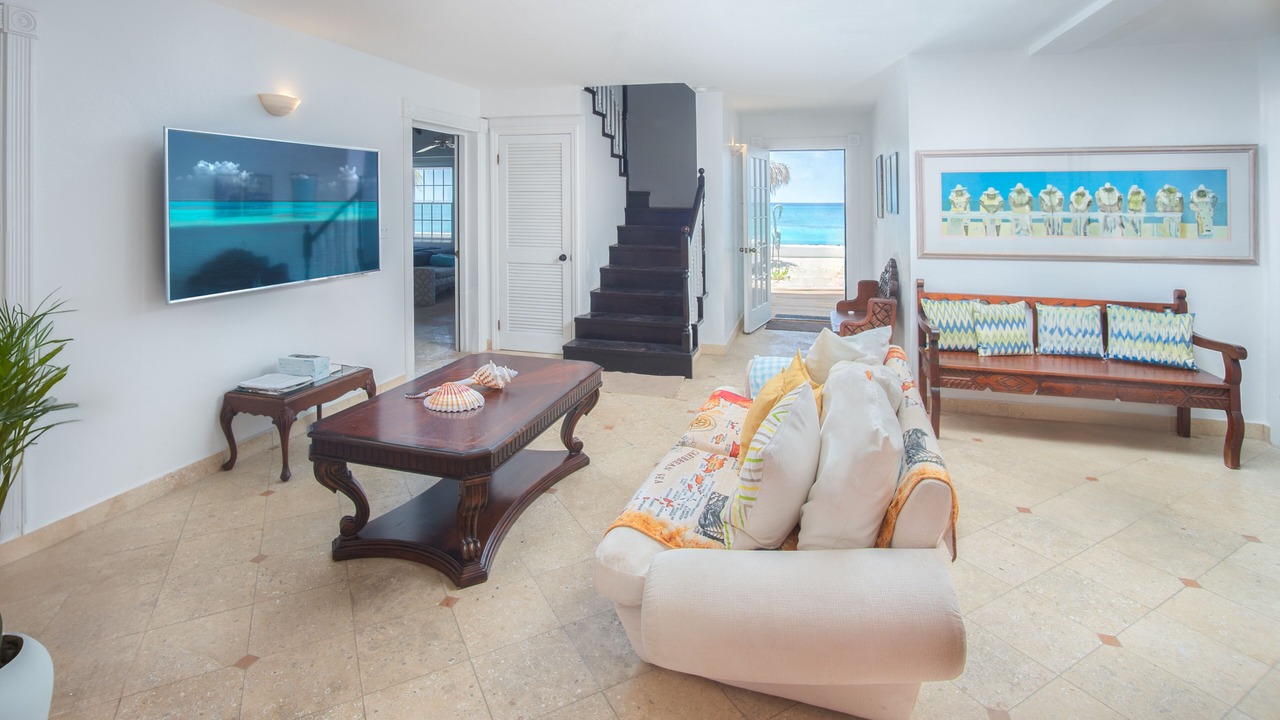 Photo of Livingroom in Cockburn Town