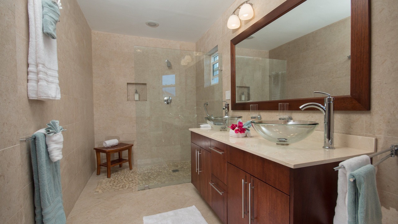 Photo of Bathroom in Long Bay Hills