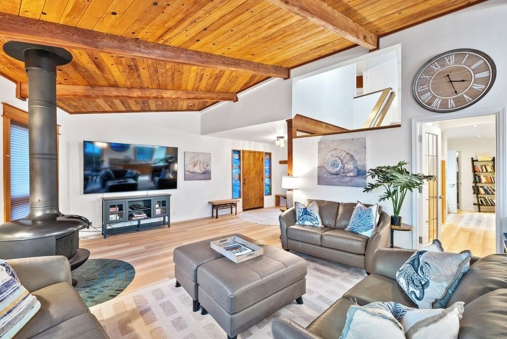 Photo of Livingroom in Opal Cliffs