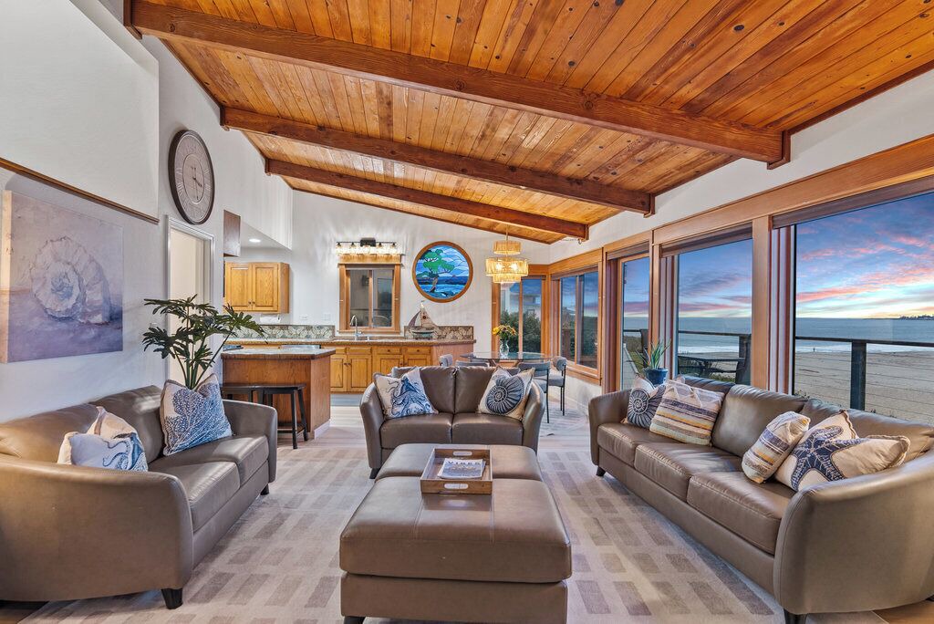 Photo of Livingroom in Opal Cliffs