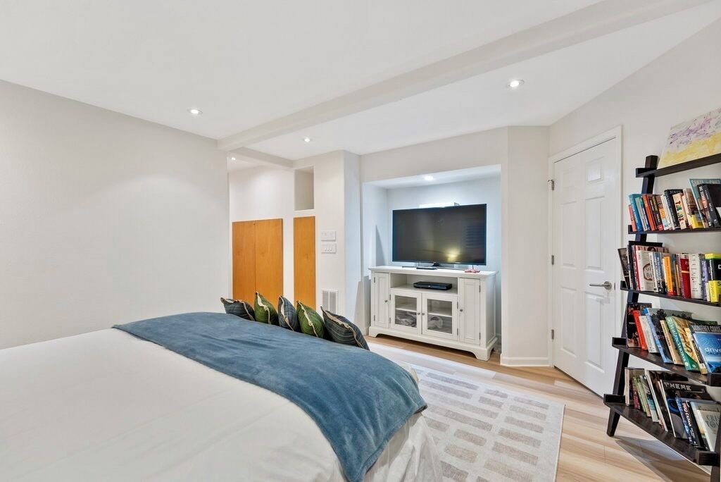Photo of Bedroom in Opal Cliffs