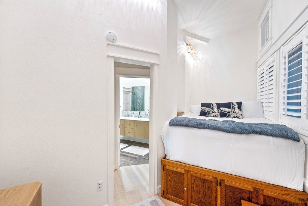 Photo of Bedroom in Opal Cliffs