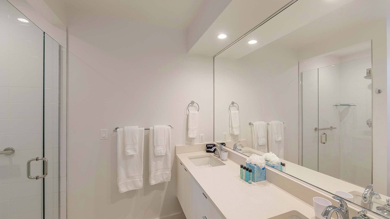 Photo of Bathroom in Leeward Settlement