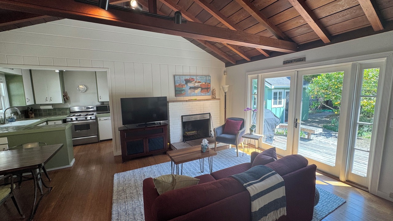 Photo of Livingroom in Opal Cliffs