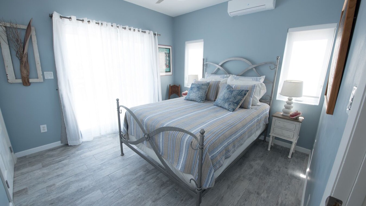 Photo of Bedroom in Cockburn Town
