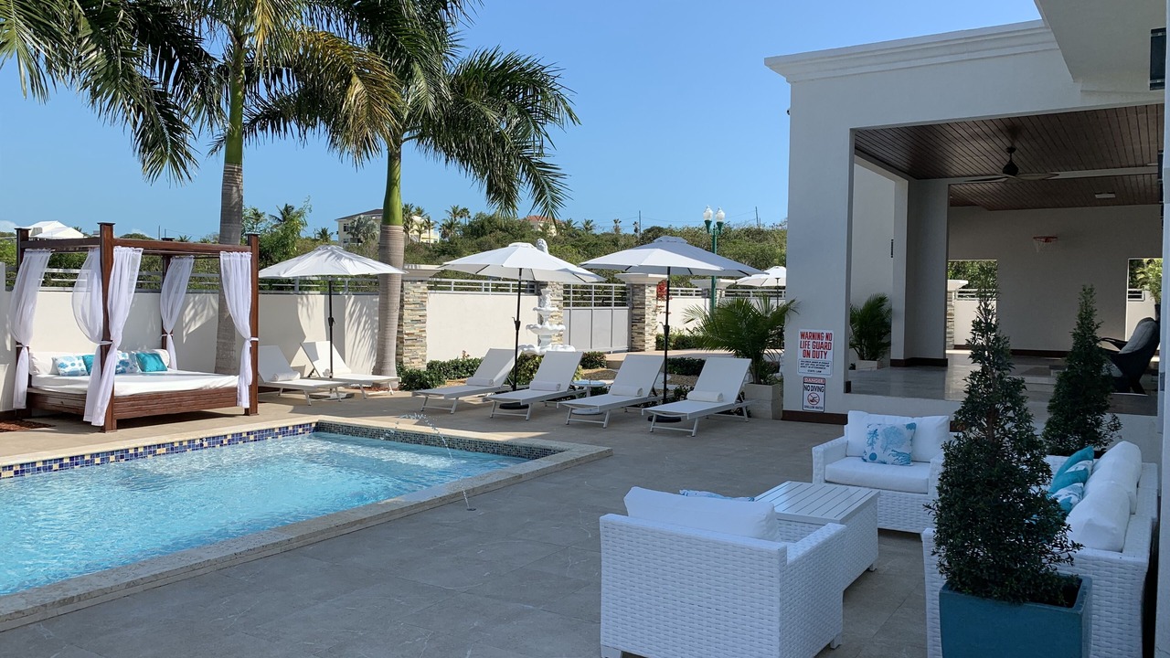 Photo of Outdoor in Grace Bay West