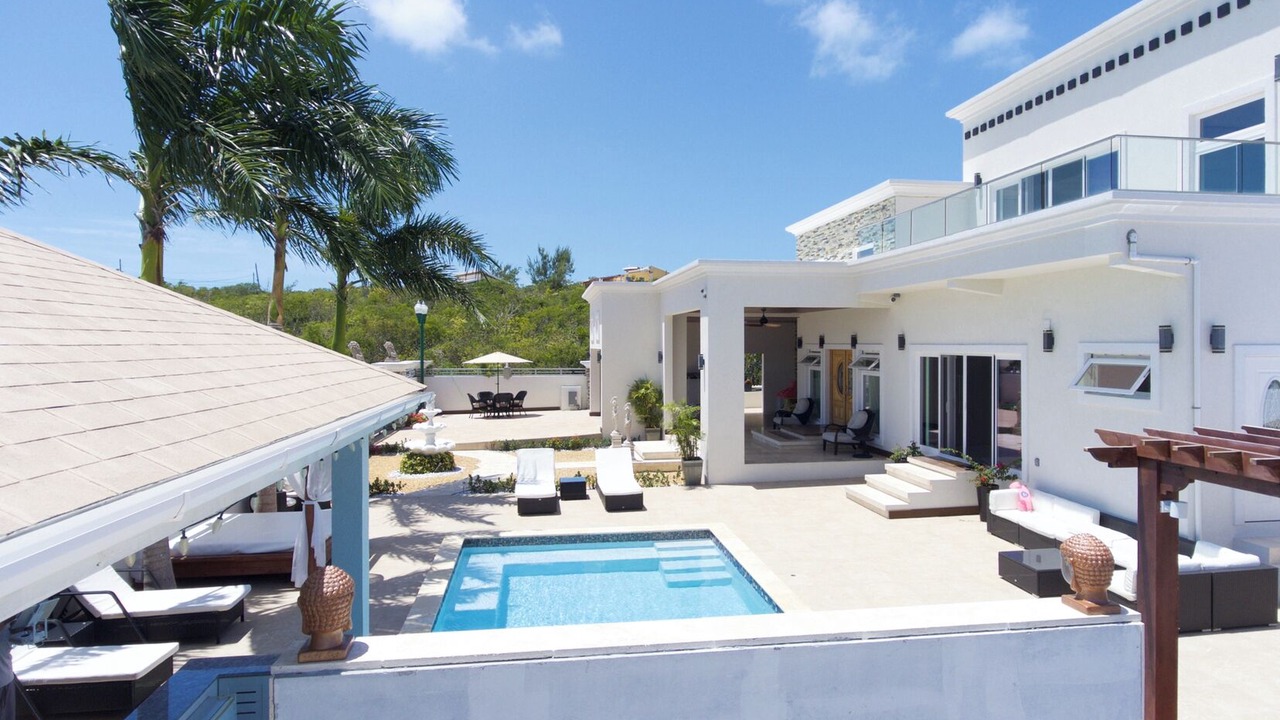 Photo of Outdoor in Grace Bay West
