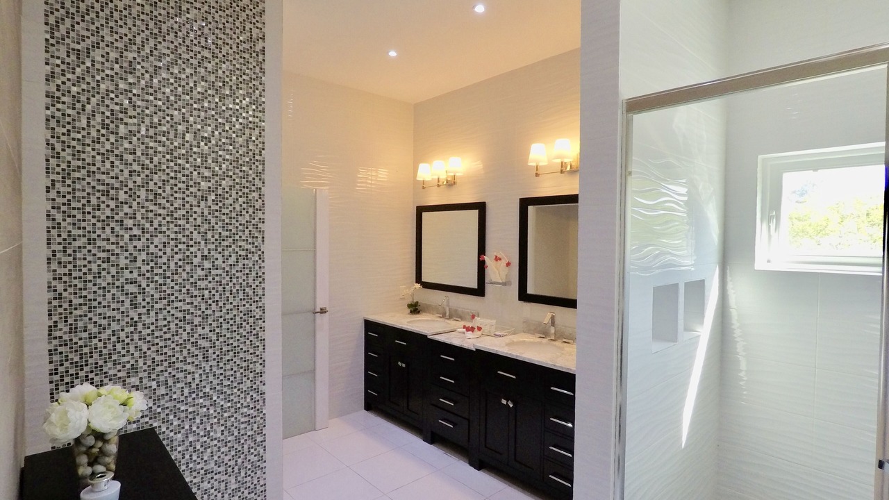 Photo of Bathroom in Grace Bay West