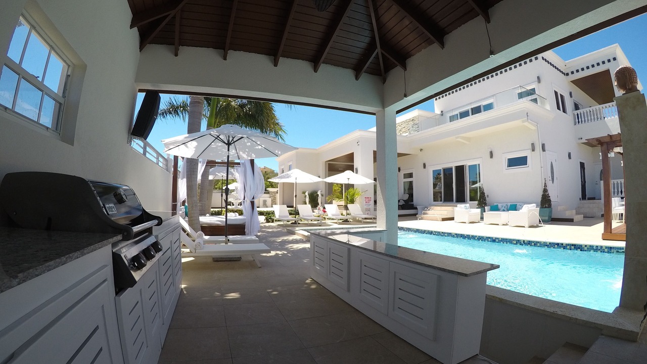 Photo of Outdoor in Grace Bay West