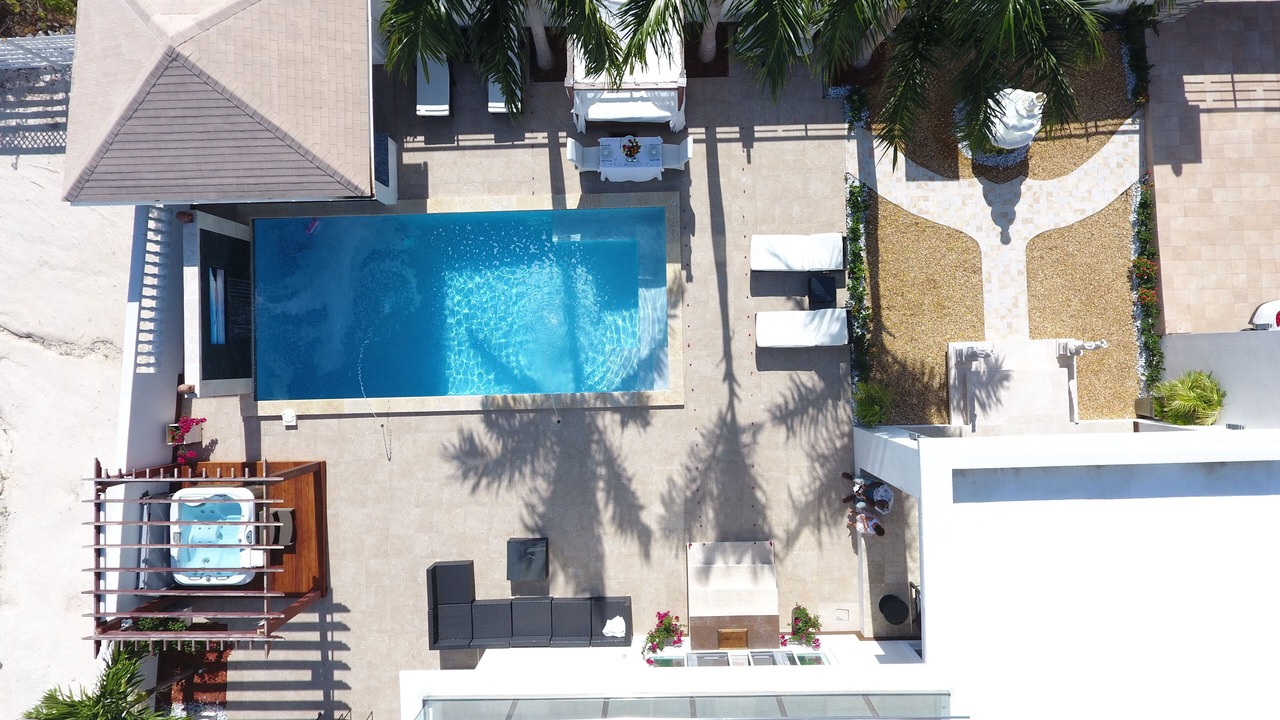 Photo of Outdoor in Grace Bay West