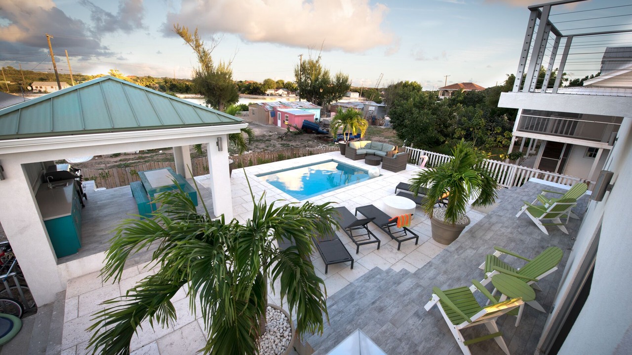 Photo of Patio Balcony in Cockburn Town