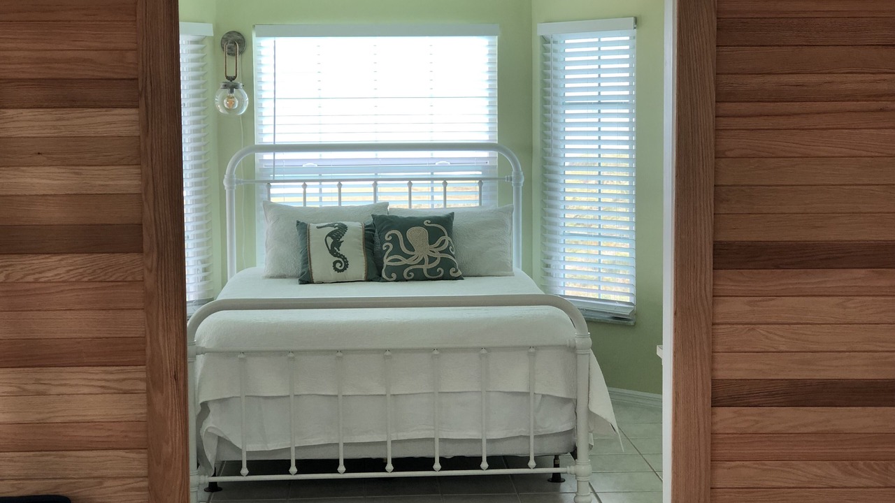 Photo of Bedroom in Conch Bar