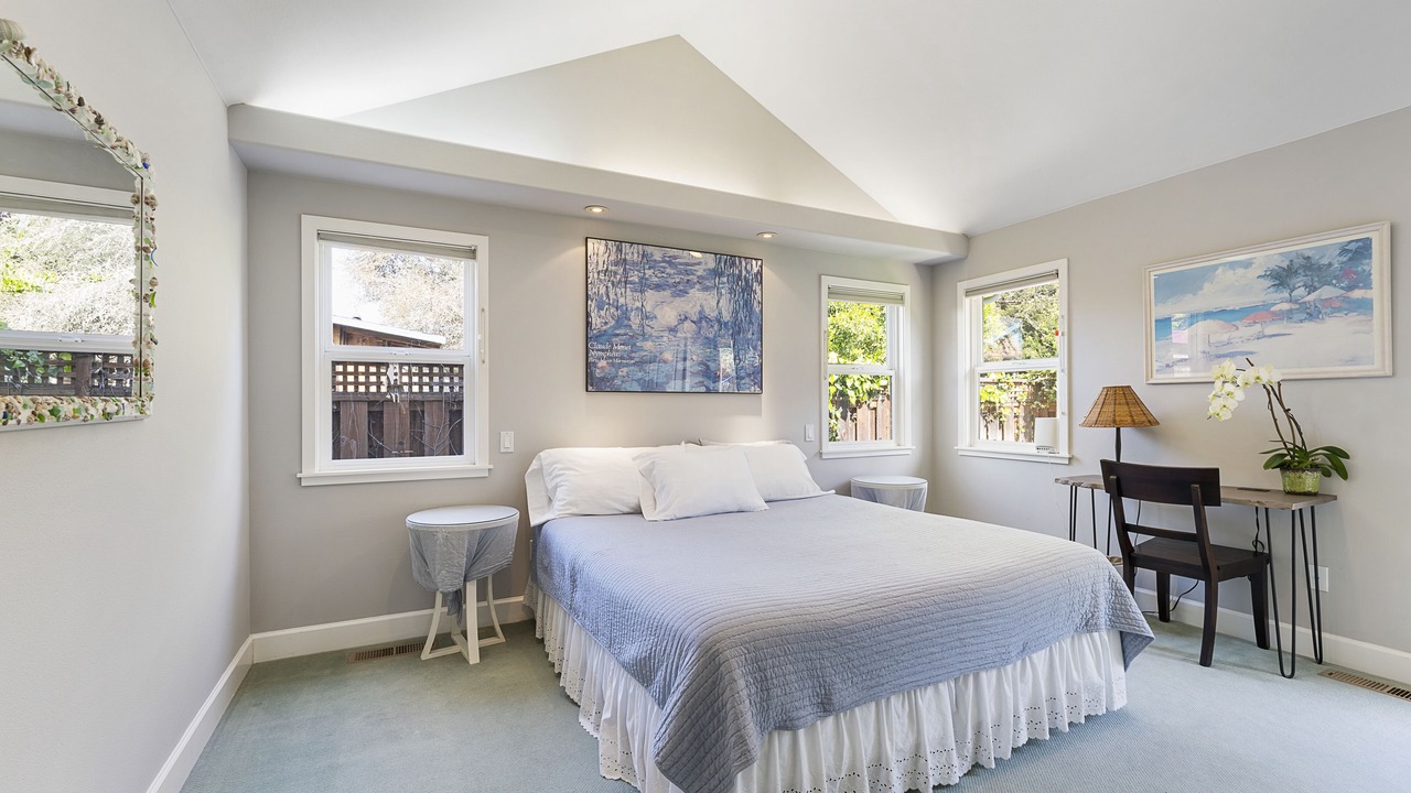 Photo of Bedroom in Opal Cliffs