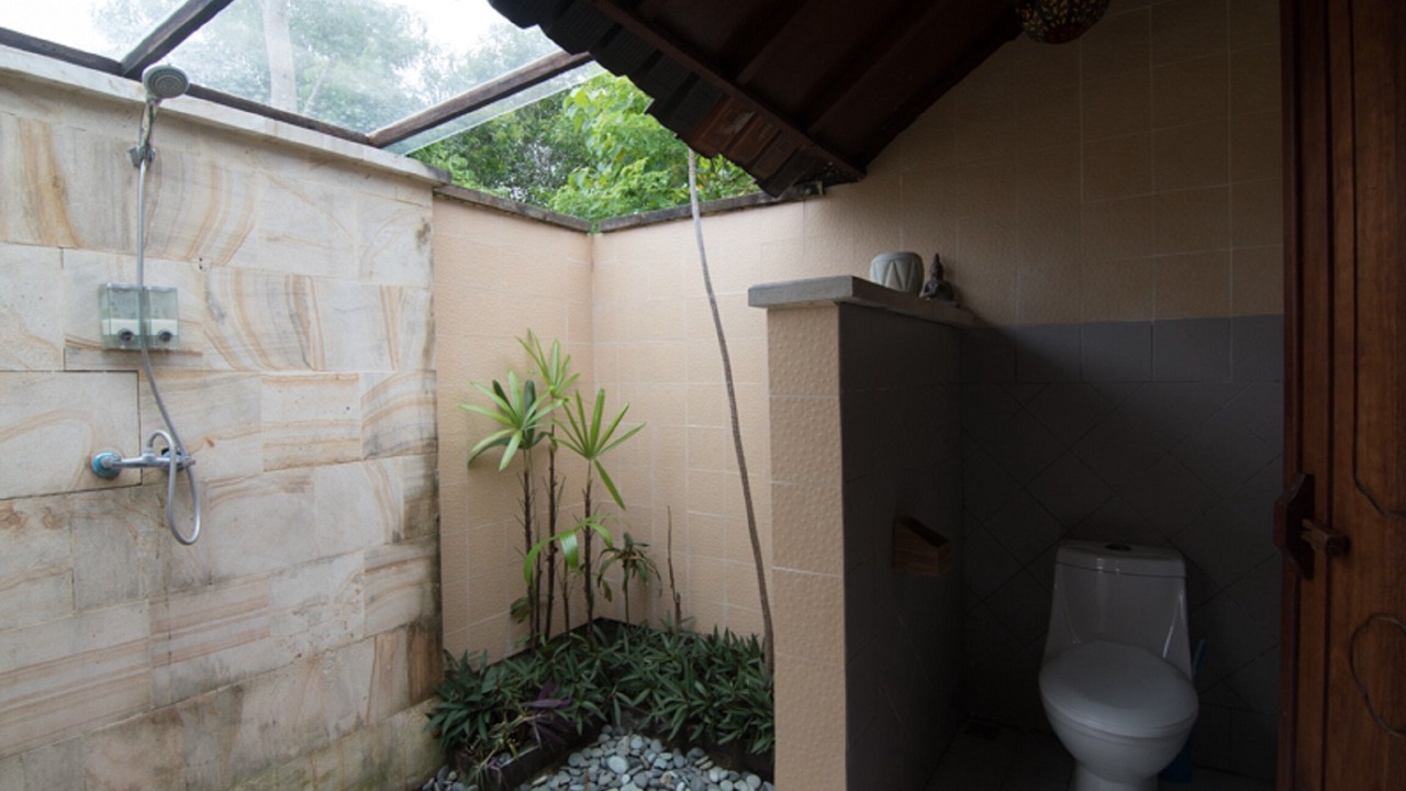 Photo of Bathroom in Kampial