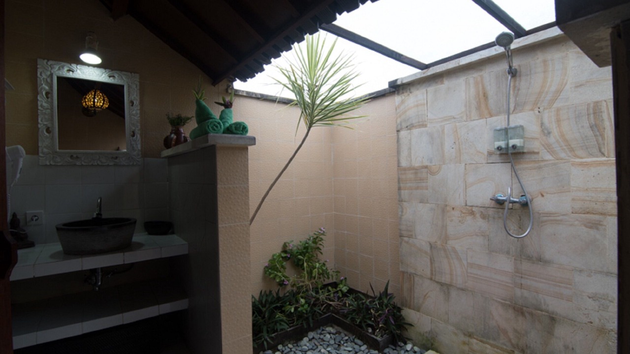 Photo of Bathroom in Kampial