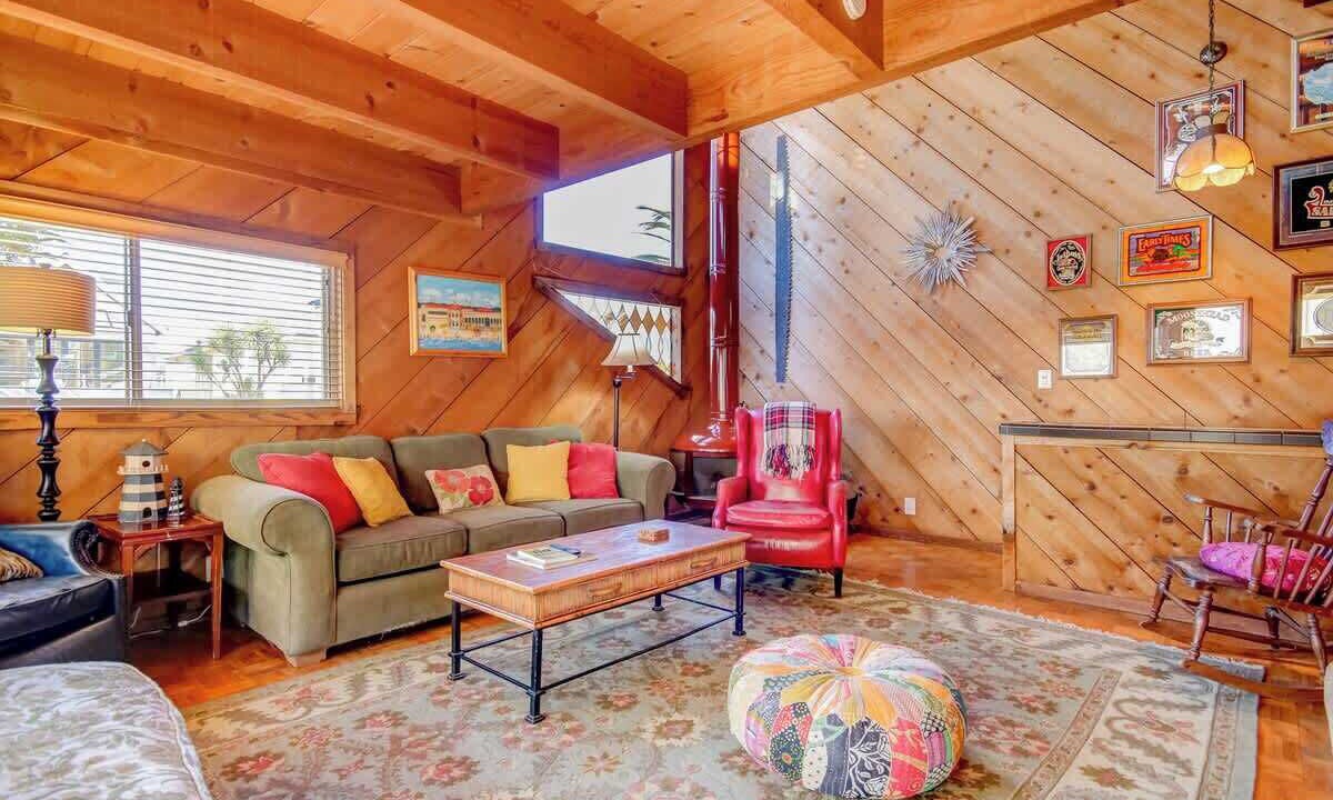 Photo of Livingroom in Opal Cliffs