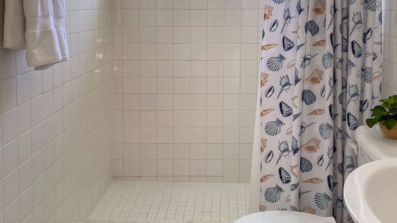 Photo of Bathroom in Cockburn Town