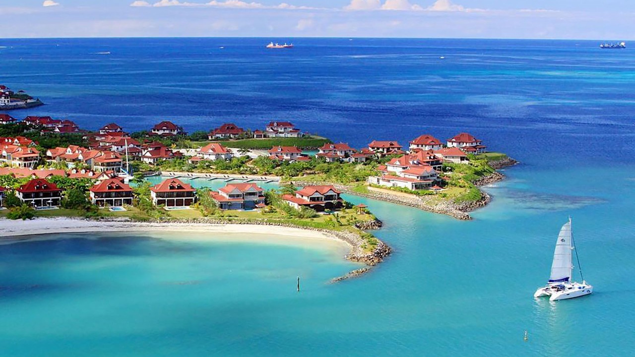 Photo of Others in Eden Island