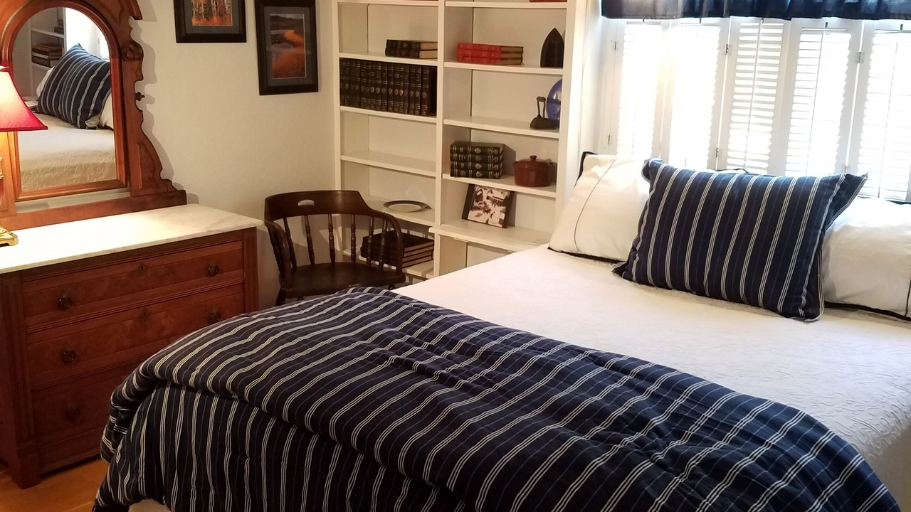 Photo of Bedroom in Opal Cliffs