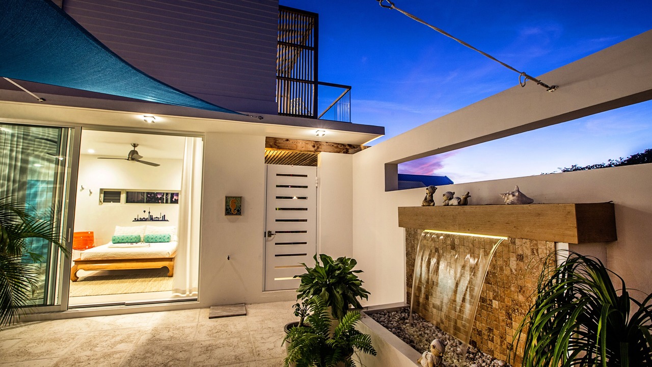 Photo of Patio Balcony in Leeward Settlement