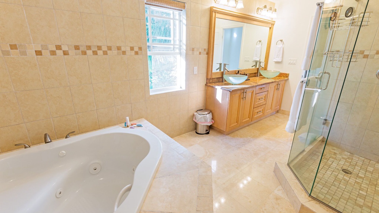 Photo of Bathroom in Long Bay Hills