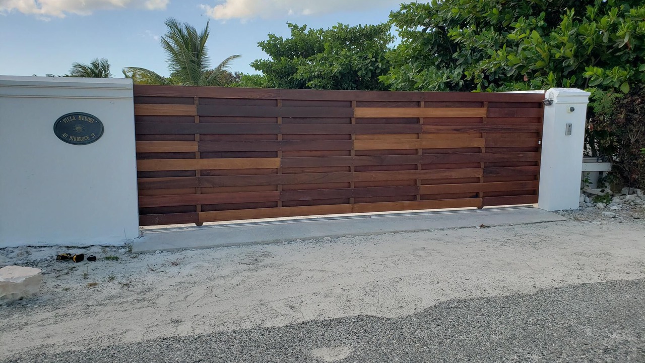 Photo of Others in Leeward Settlement