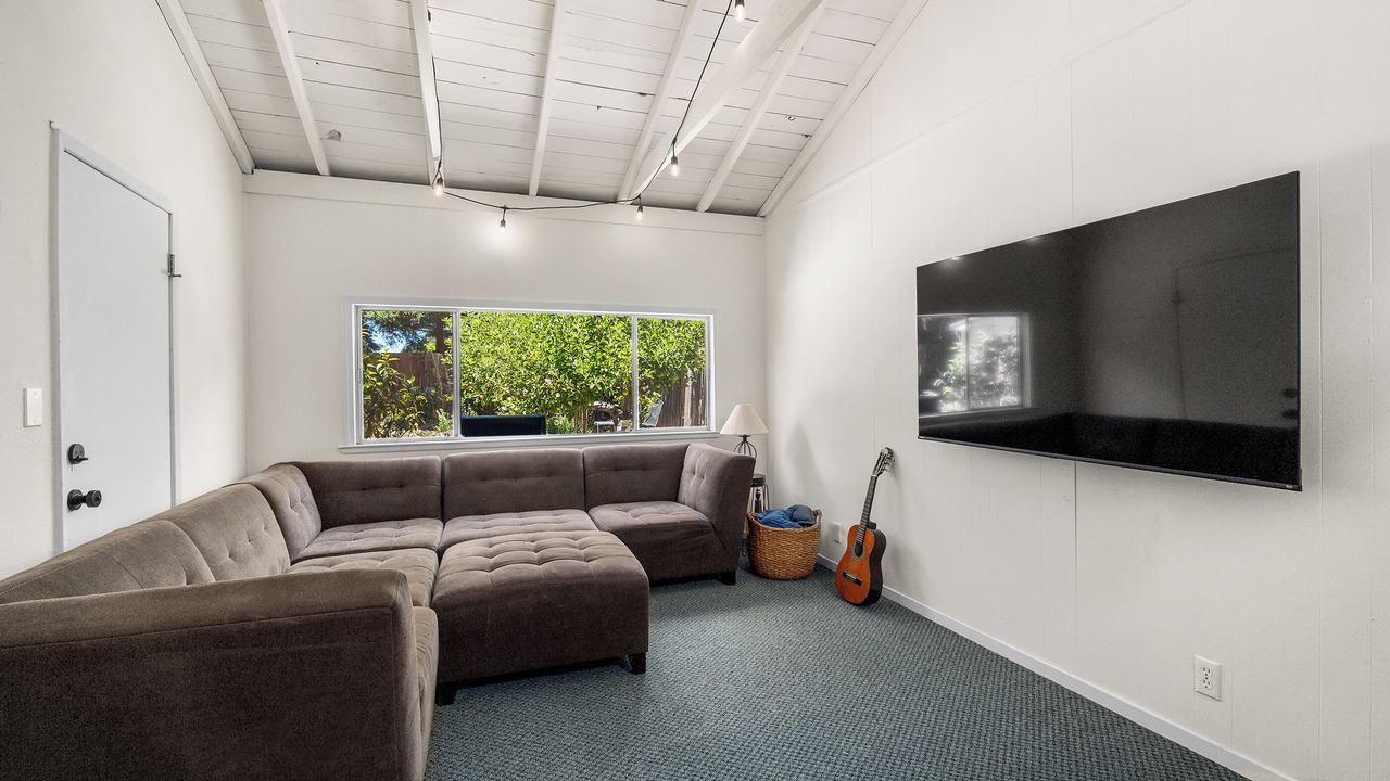 Photo of Livingroom in Opal Cliffs