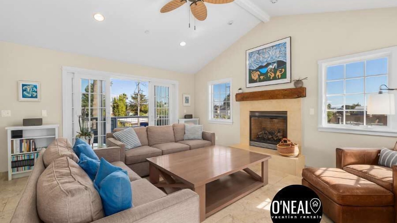 Photo of Livingroom in Opal Cliffs