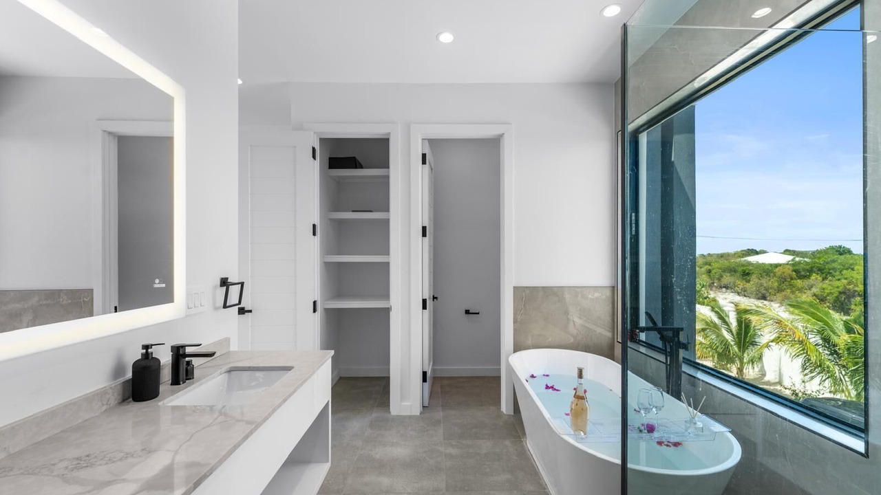 Photo of Bathroom in Long Bay Hills