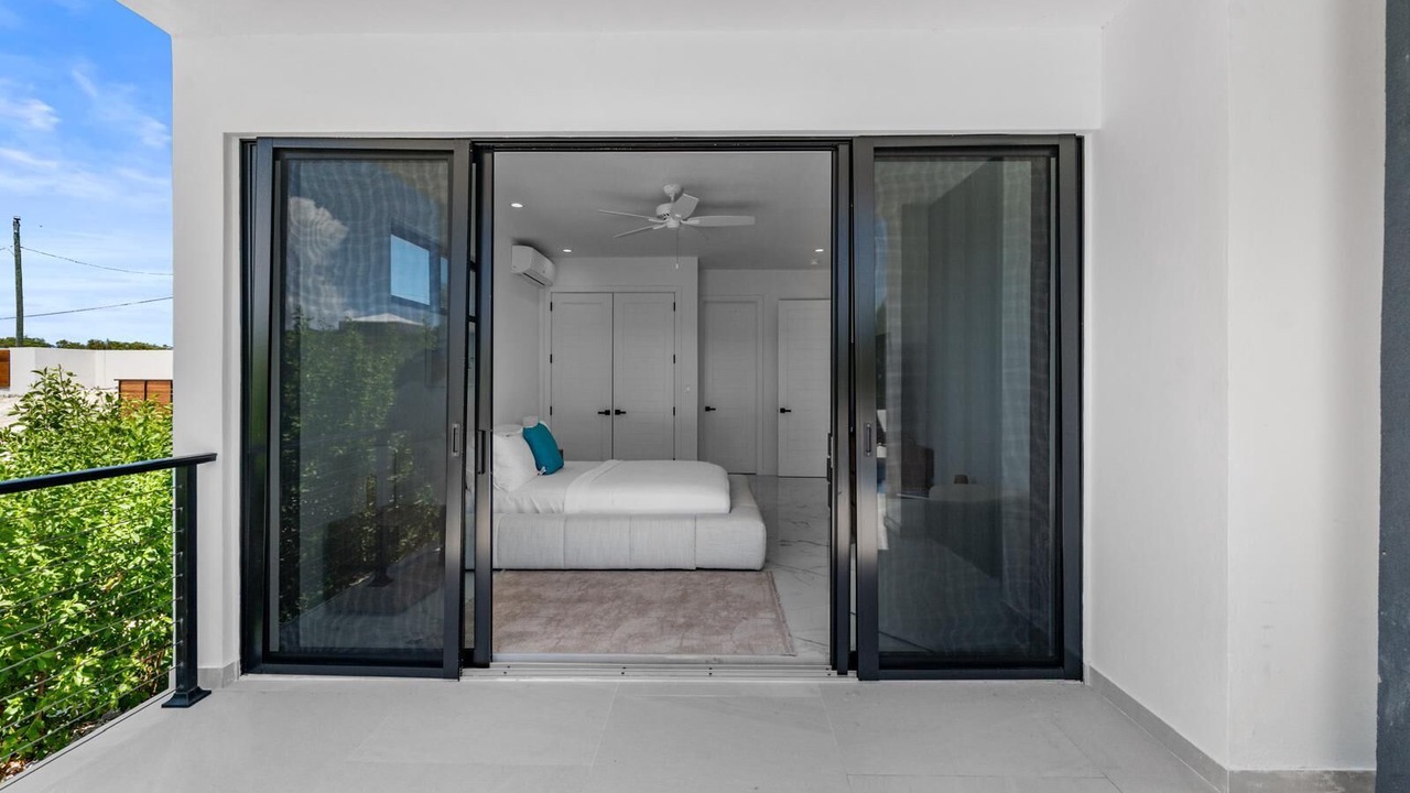 Photo of Patio Balcony in Long Bay Hills