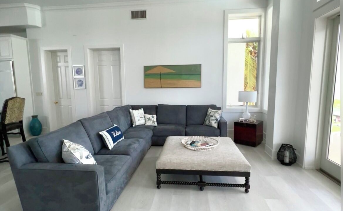 Photo of Livingroom in Sandy Point