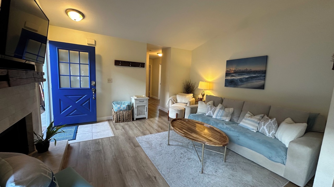 Photo of Livingroom in Eastside Santa Cruz