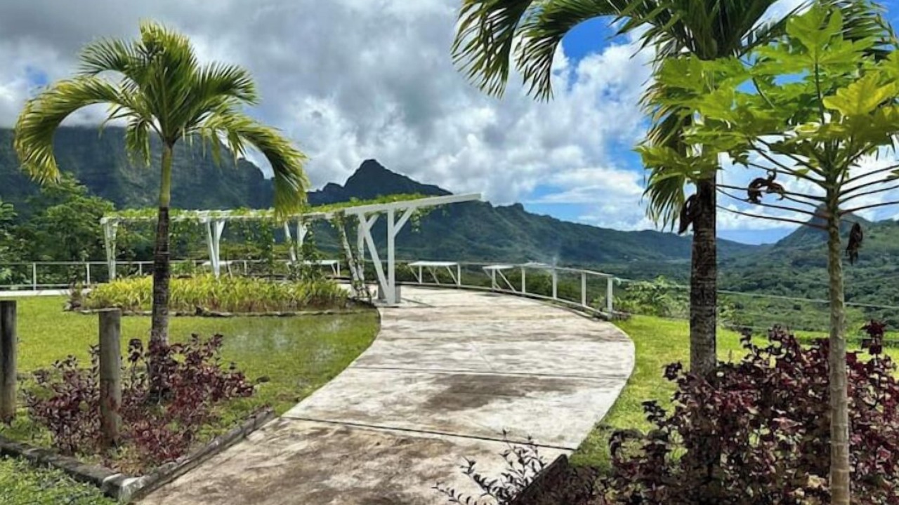 Photo of Outdoor in Teahupoo