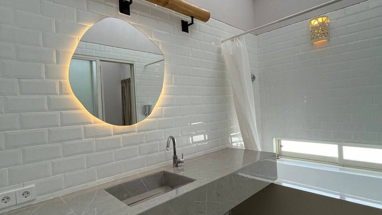 Photo of Bathroom in Mumbul