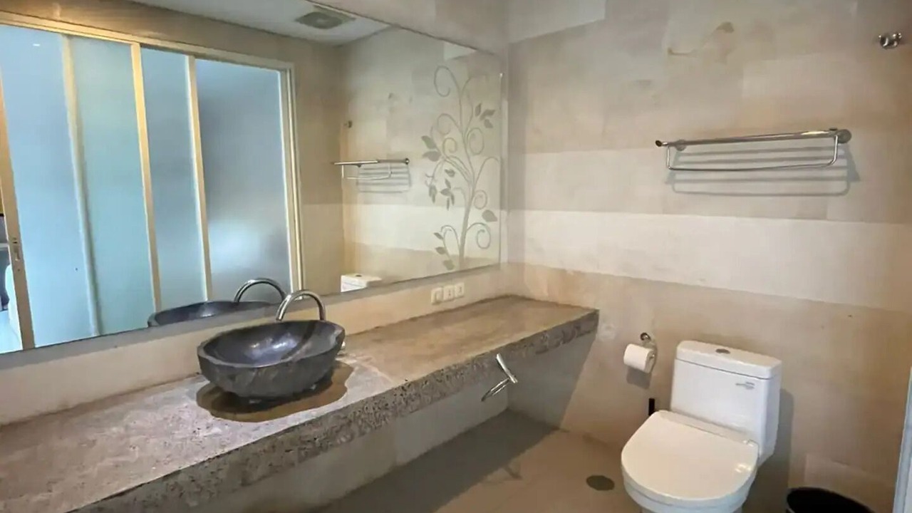 Photo of Bathroom in Mumbul