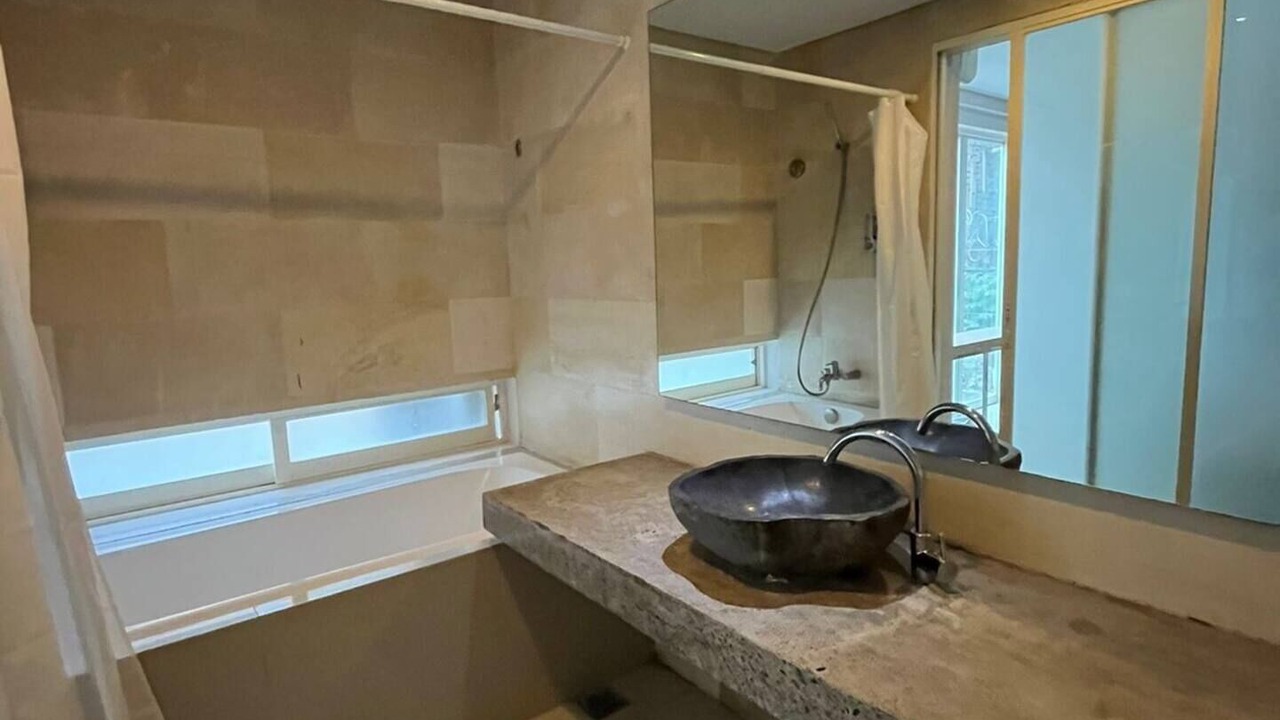 Photo of Bathroom in Mumbul