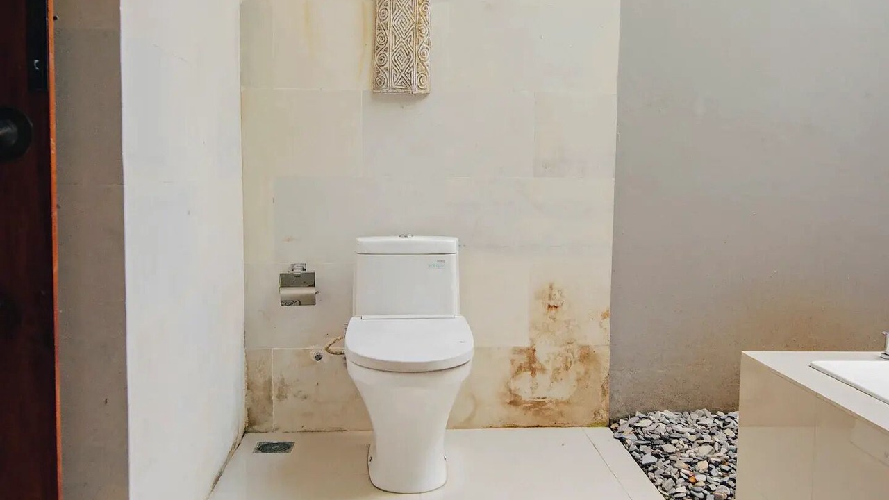 Photo of Bathroom in Mumbul