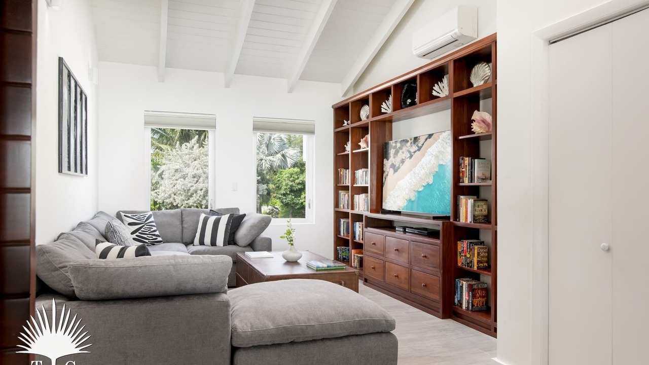 Photo of Livingroom in Leeward Settlement