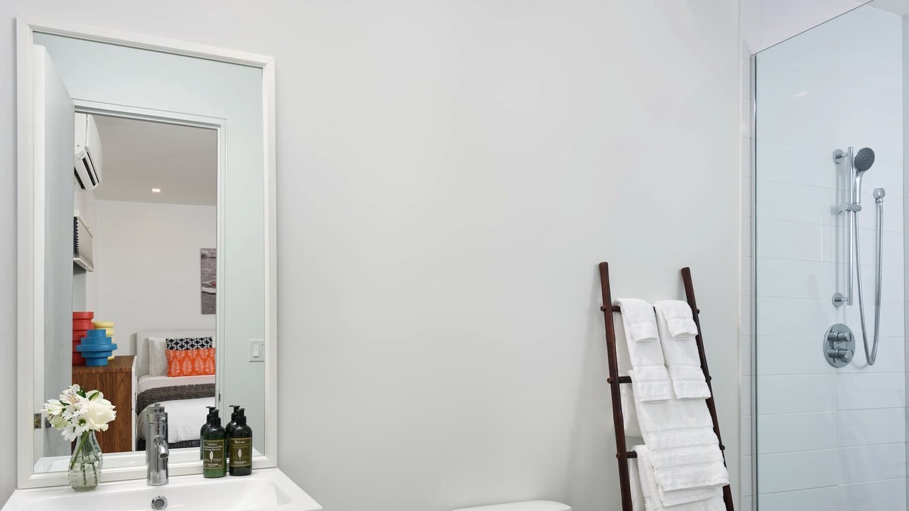 Photo of Bathroom in Leeward Settlement