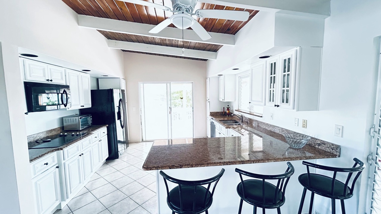 Photo of Kitchen in Discovery Bay