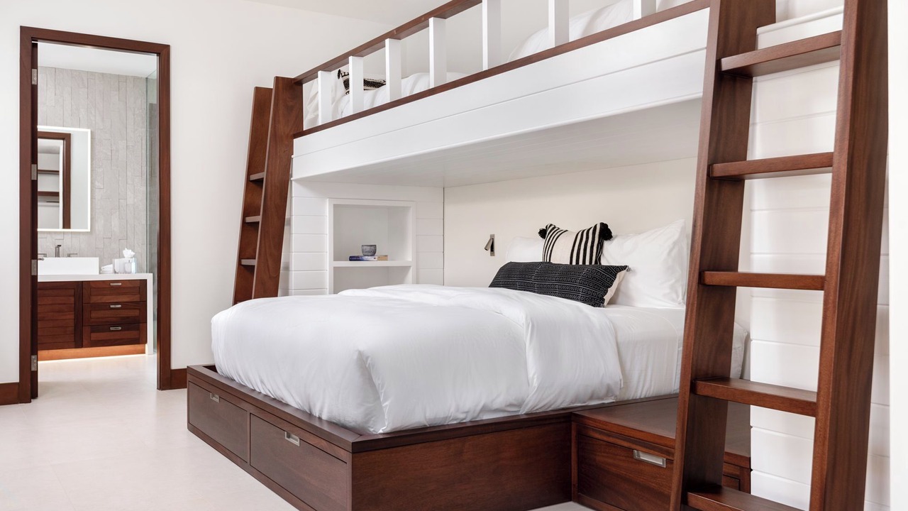 Photo of Bedroom in Leeward Settlement