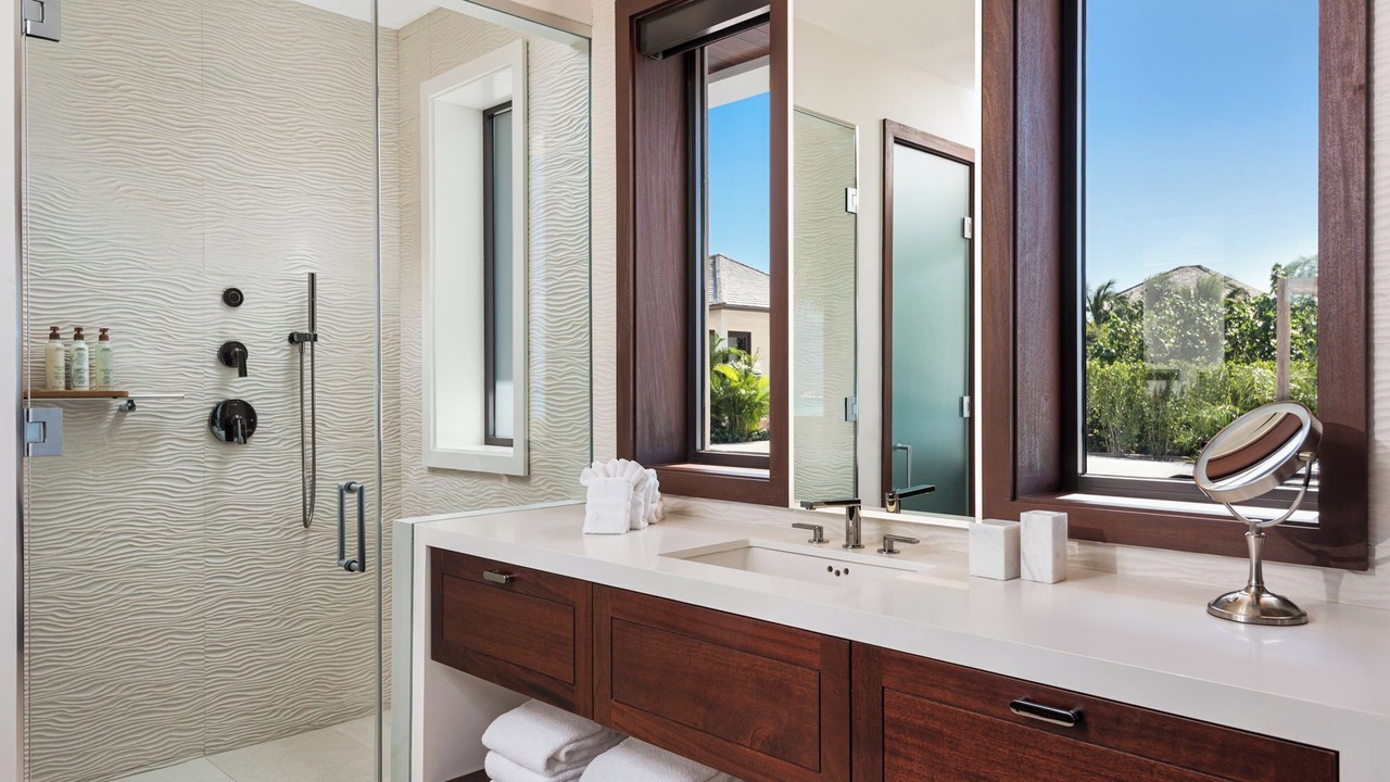 Photo of Bathroom in Leeward Settlement