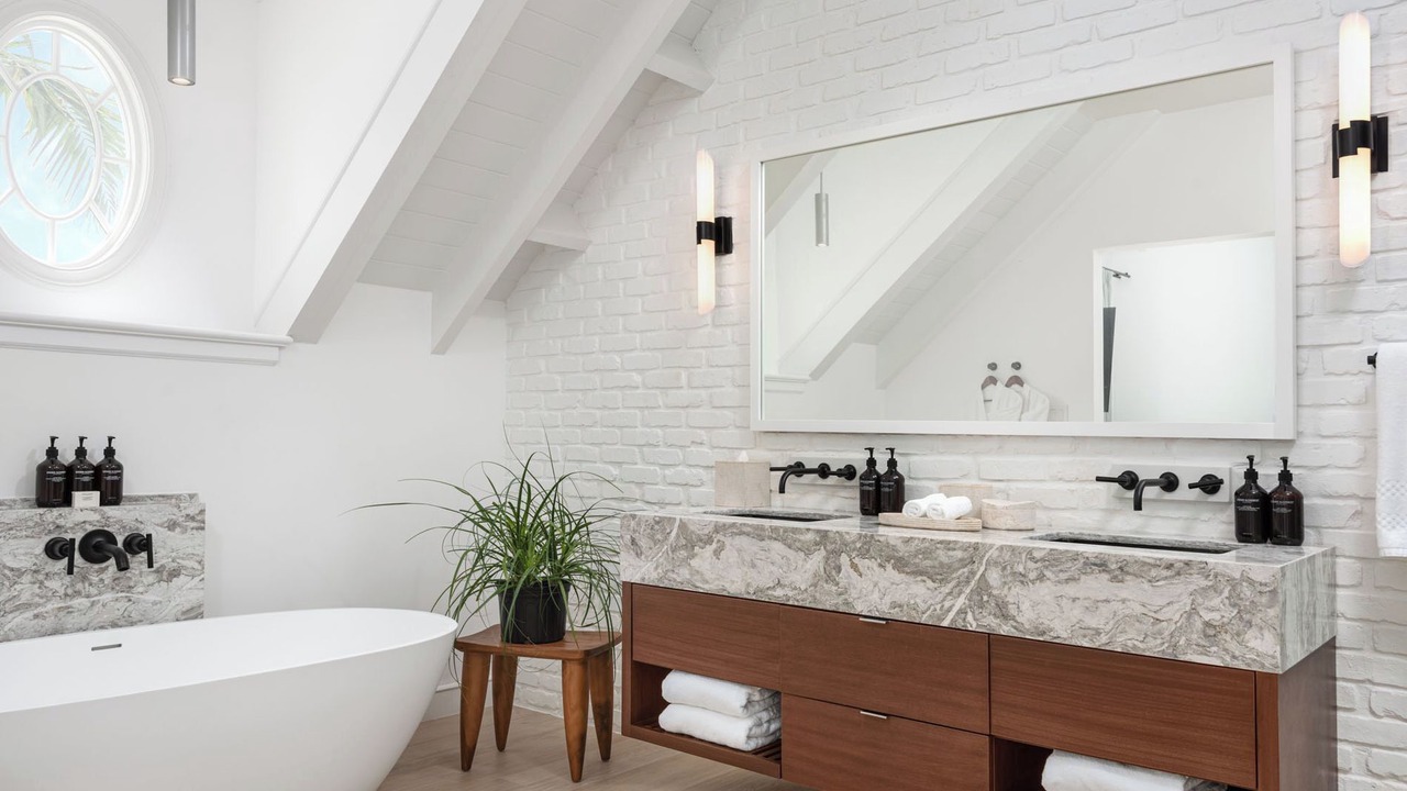 Photo of Bathroom in Leeward Settlement
