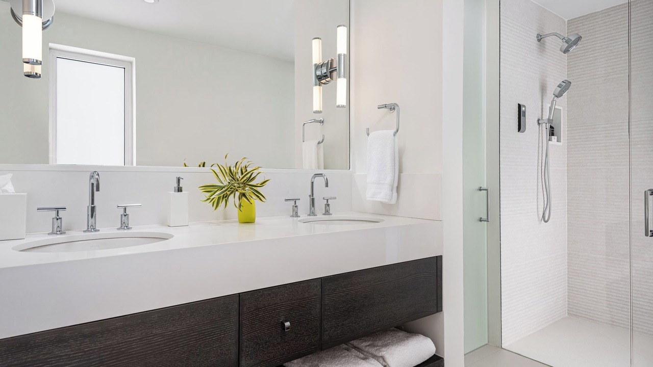 Photo of Bathroom in Leeward Settlement