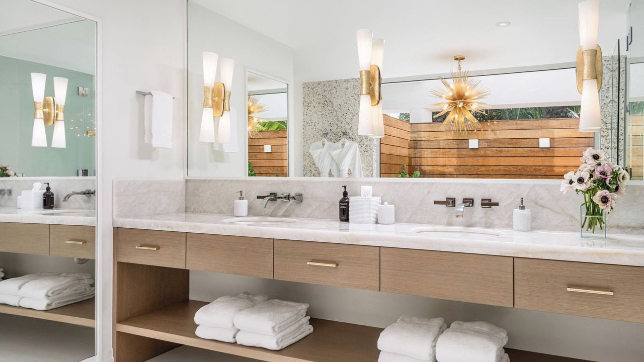 Photo of Bathroom in Leeward Settlement