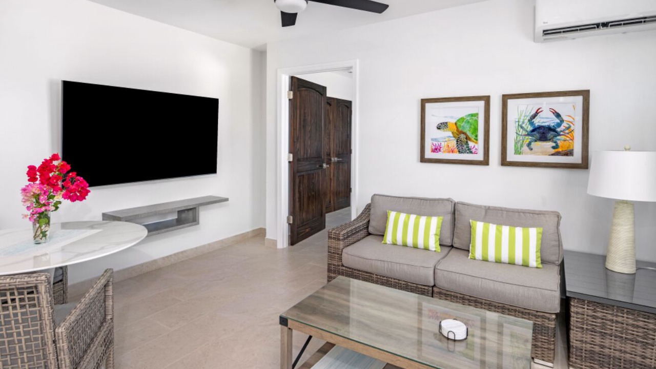 Photo of Livingroom in Cockburn Town