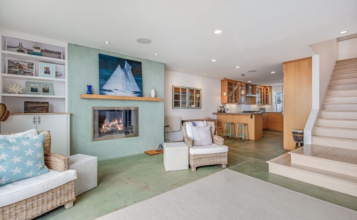Photo of Livingroom in Rio del Mar
